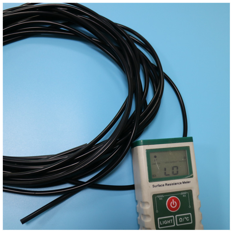 嶸牌抗靜電硅膠管：精準控制表面電阻，為溶劑輸送筑牢靜電安全防線